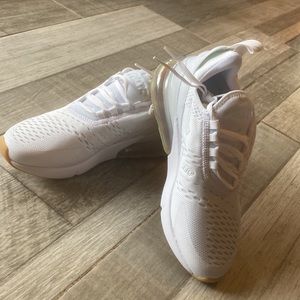 Nike Kids Air Max 270 size 7